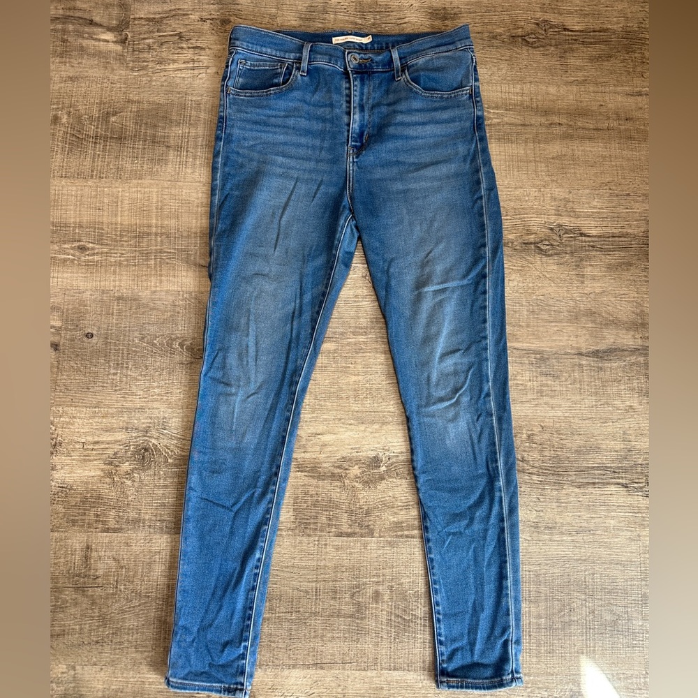 Levi Strauss & co. 720 High Rise Super Skinny Jeans size 31